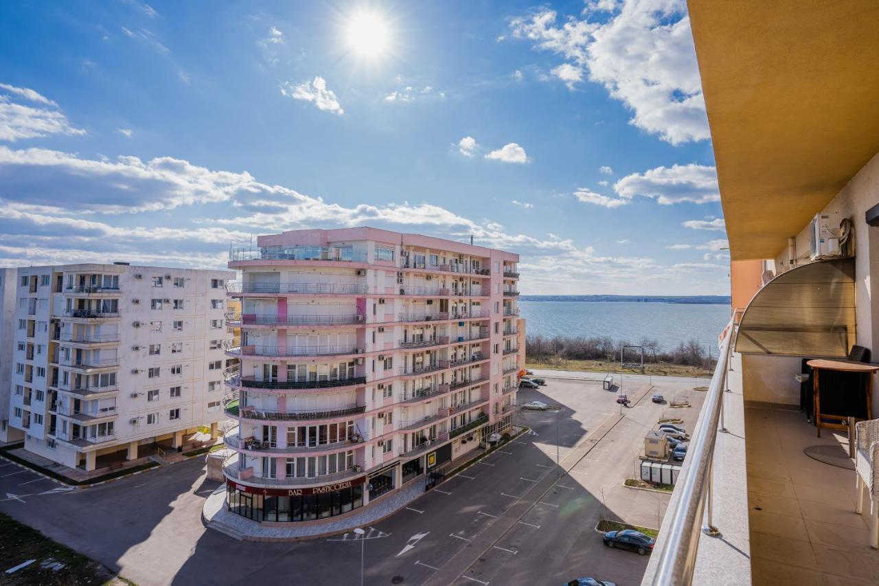Summerland Sea-View Luxury Apartment Mamaia Exterior photo